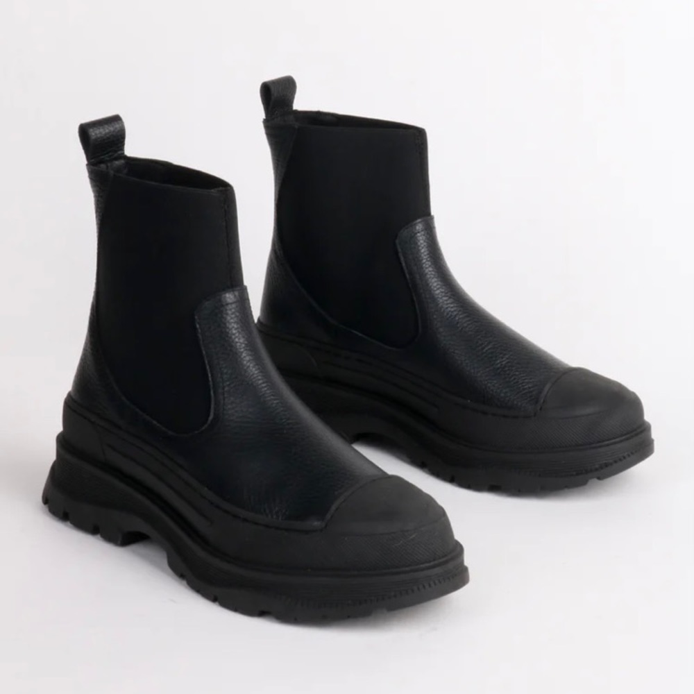 Intentionally Blank Court Lugsole Platform Boot Black